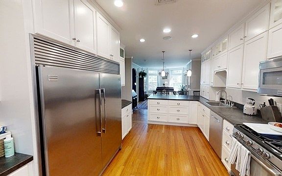 5th image of 7 Strathmore Rd #3