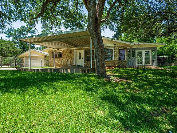 2nd image of 501 Oleander Dr