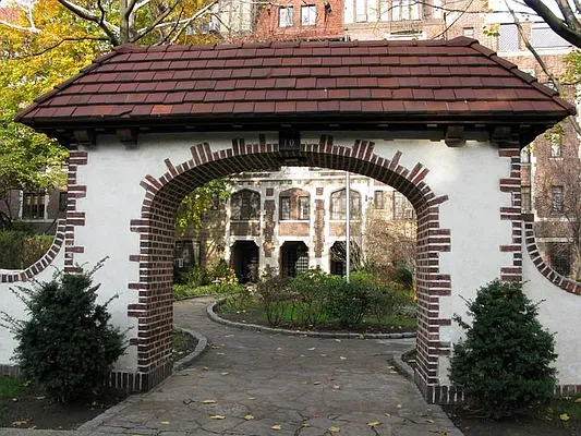 Sold by SBNY RE | media 38