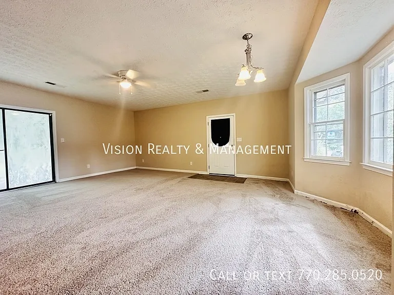 6150 Mallory Rd — Photo 6