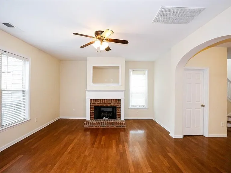 1187 Kendrew Pass — Photo 3