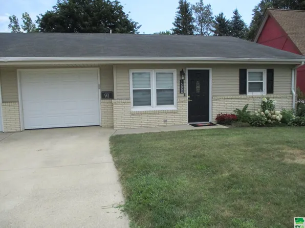 1500 N Roosevelt Ave APT A, Cherokee, IA 51012