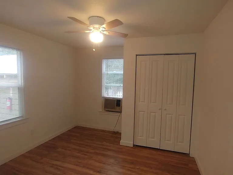 149-153 S Lincoln St — Photo 6