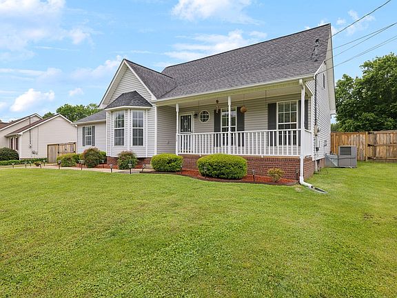 3rd image of 113 Dorman Dr