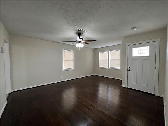 2nd image of 1511 Avenue
