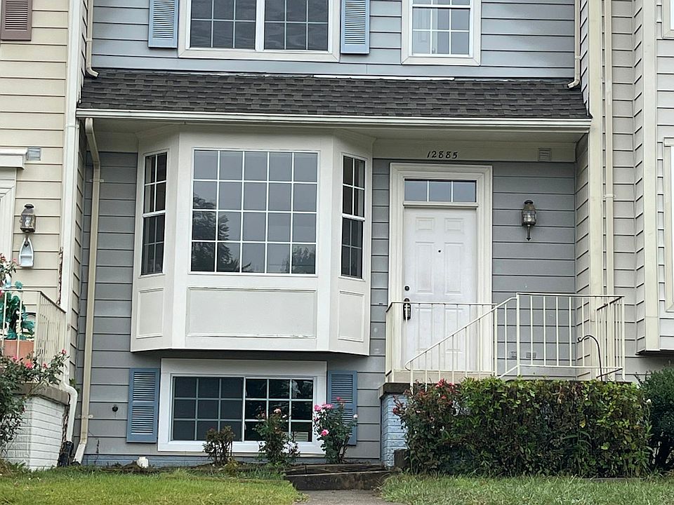 1st image of 12885 Hyannis Ln