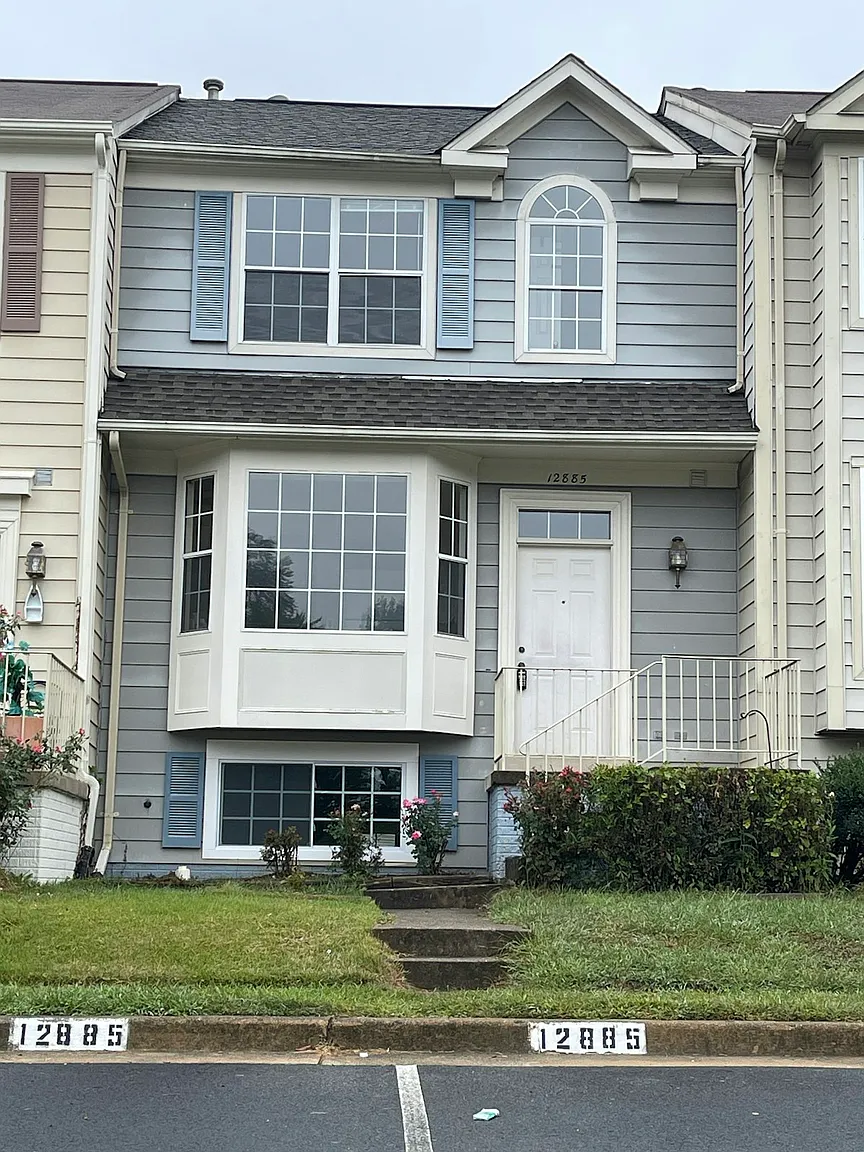 12885 Hyannis Ln photo 1