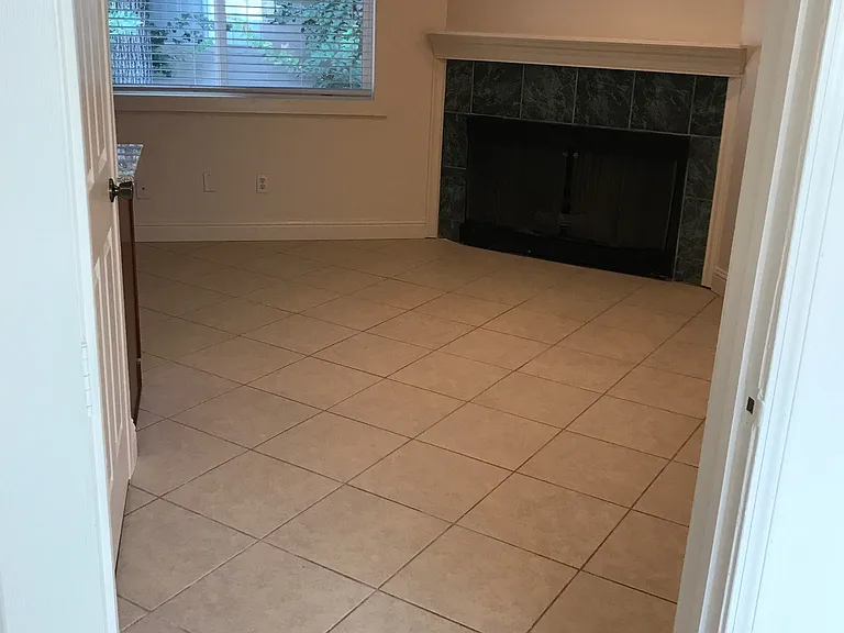 1716 H St #2 — Photo 3