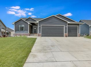 3037 N Merlins Glen St, Mulvane, KS 67110