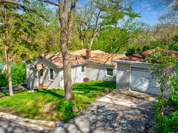 7306 Falls Ln, Wonder Lake, IL 60097