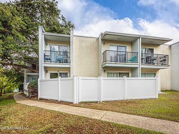 4th image of 3230 Cumberland Rd APT 12