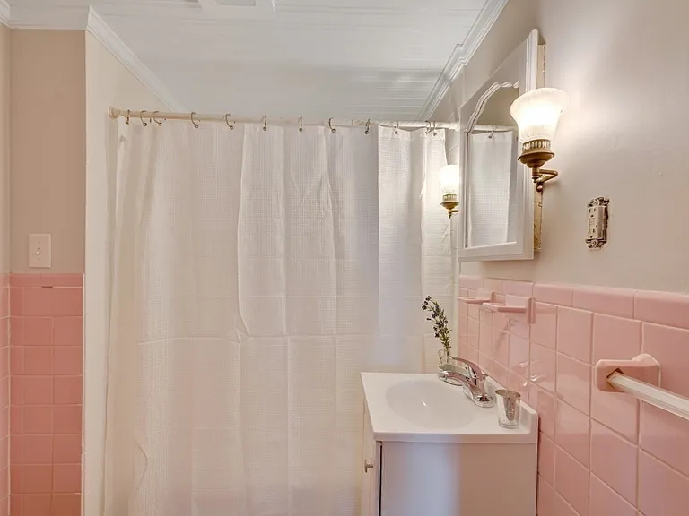 27 Mount Vernon St #1 — Photo 8