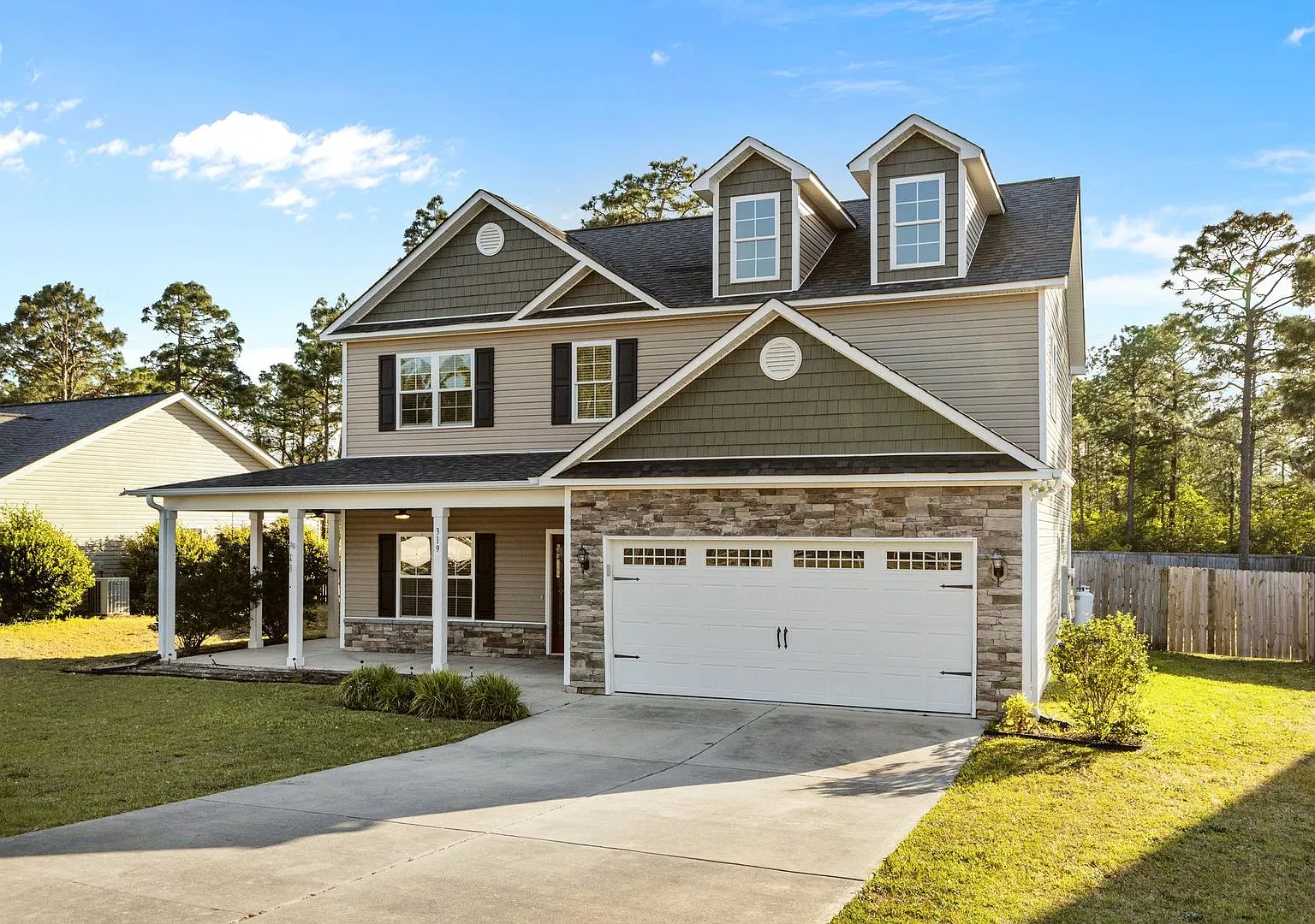 319 Inverness Drive — Photo 2