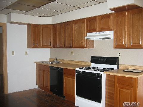 2nd image of 257 Vespucci Ave