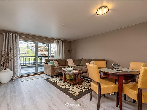 5th image of 321 10th Ave S APT 616
