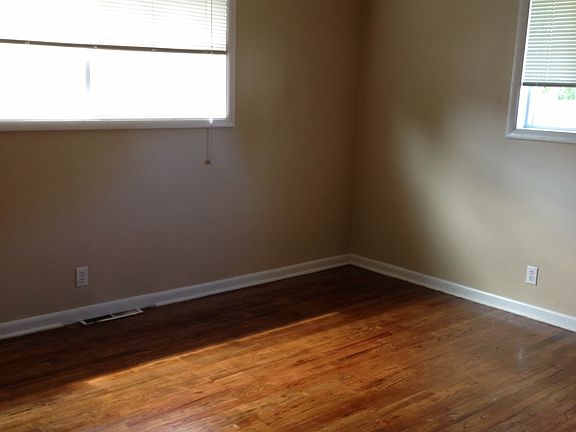 Upstairs Large bedroom 1