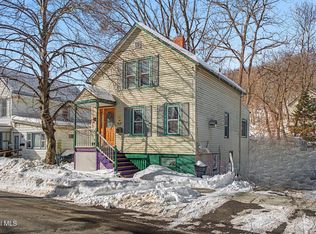 937 6th St, Rensselaer, NY 12144