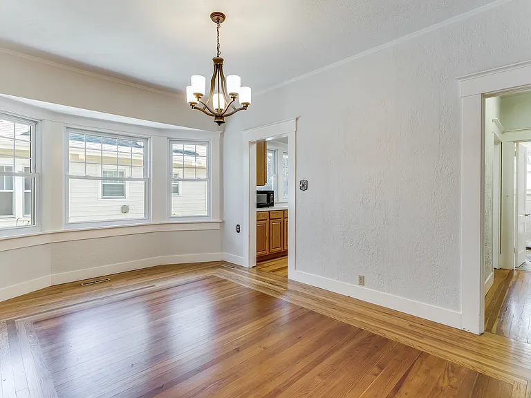 122 S Belmont Ave — Photo 9