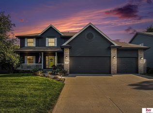 19707 Woolworth Ave, Omaha, NE 68130