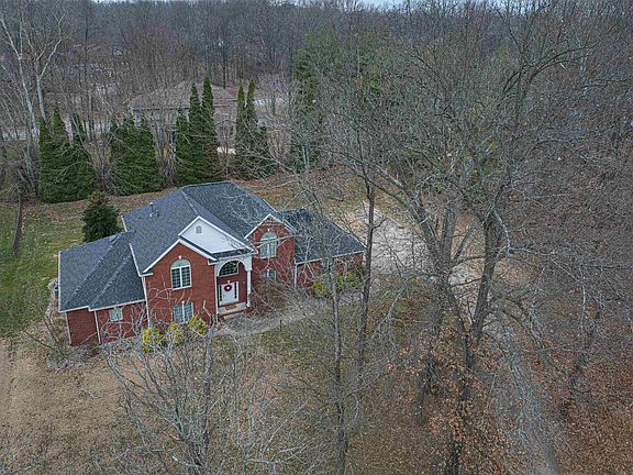 4th image of 6466 Thorn Ridge Dr