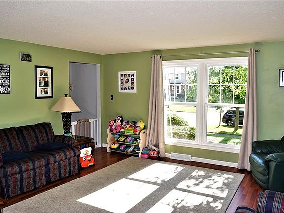 2nd image of 3691 Cumberland Ln