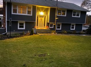 1673 Summit St, Yorktown Heights, NY