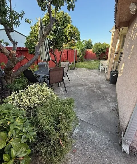 821 Bluefield Ln — Photo 8