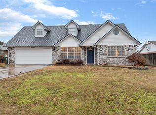 4007 Chaucer St, Muskogee, OK 74403