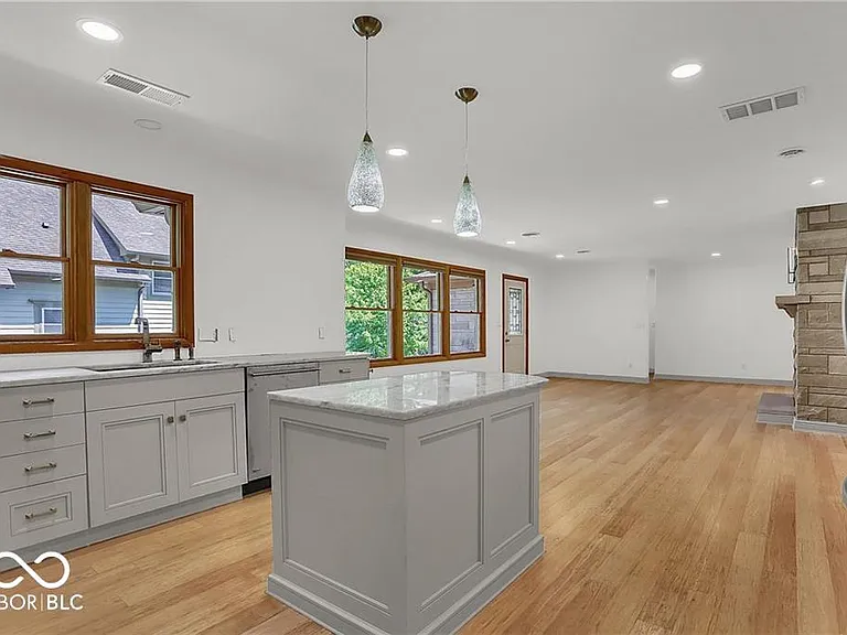 760 W Pine St — Photo 4