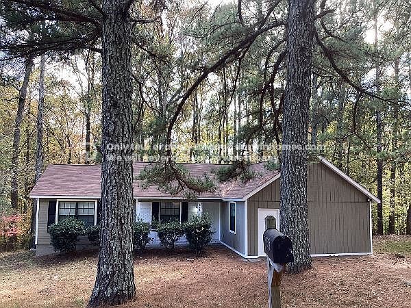 1st image of 658 Tarragon Way SW