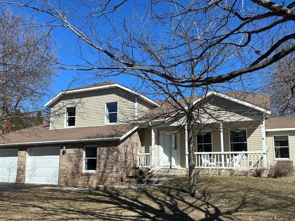 2520 Colony Cir, Saint Cloud, MN 56303