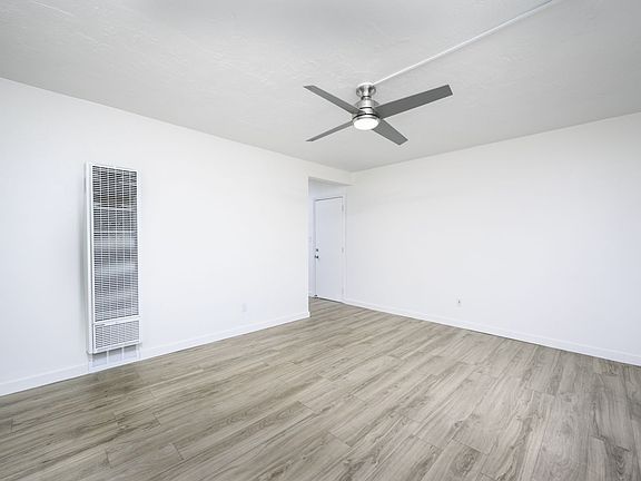 3rd image of 2635-2639 Magnolia Ave #17634499