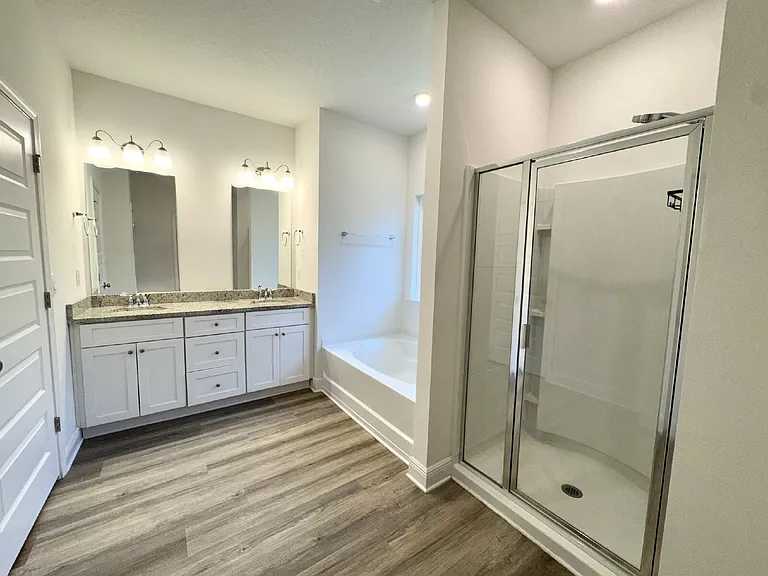 224 Butler Cv — Photo 17