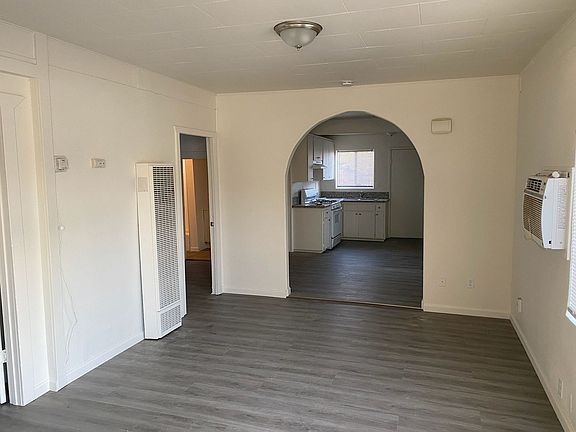 2nd image of 207 E Sequoia Ave