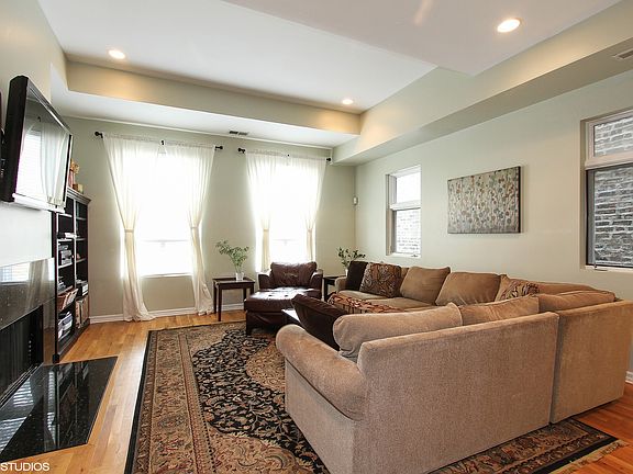2nd image of 2611 W Hirsch St #C