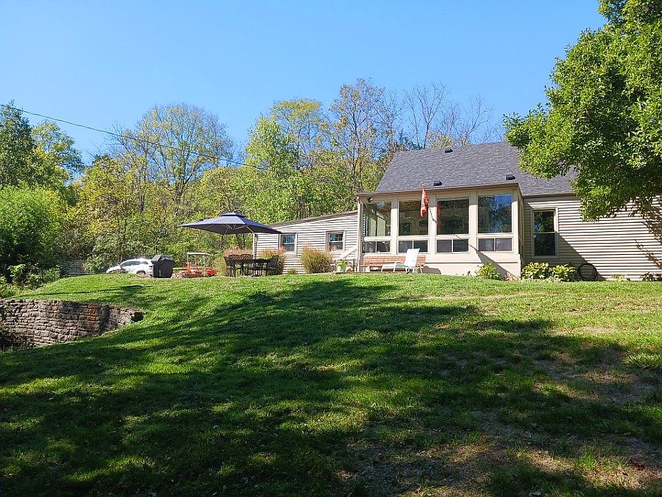1st image of 28 Hillside Dr