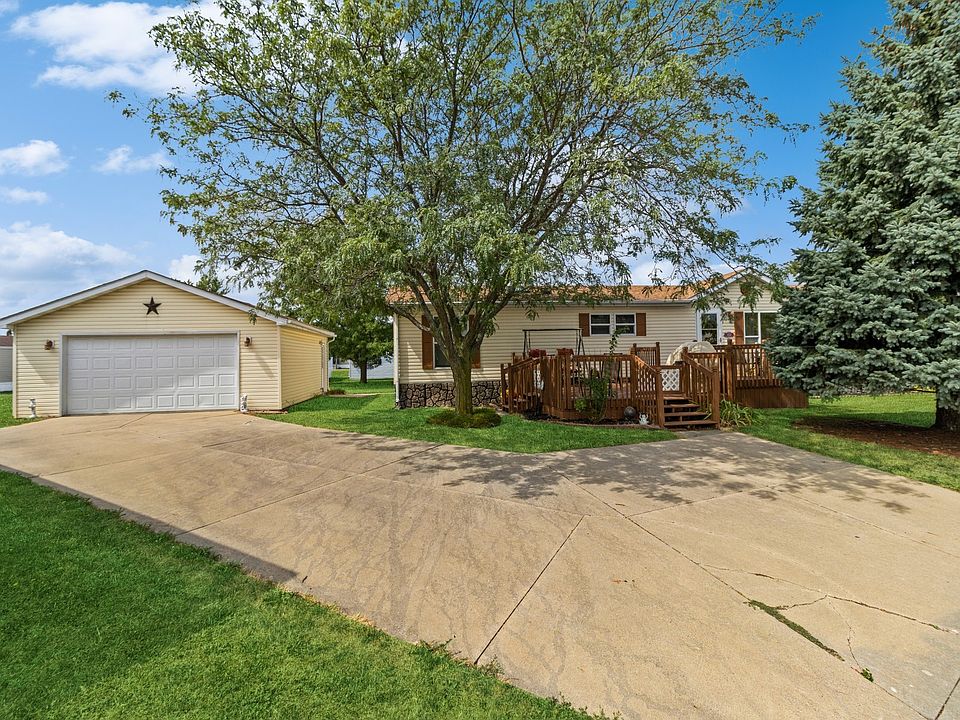 1st image of 1058 Newport Ct