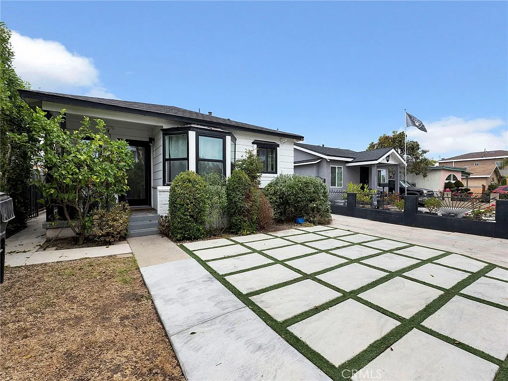 3 bed, 1100 sqft, $5,000 — Photo 3