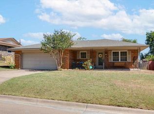 407 NW 69th St, Lawton, OK 73505