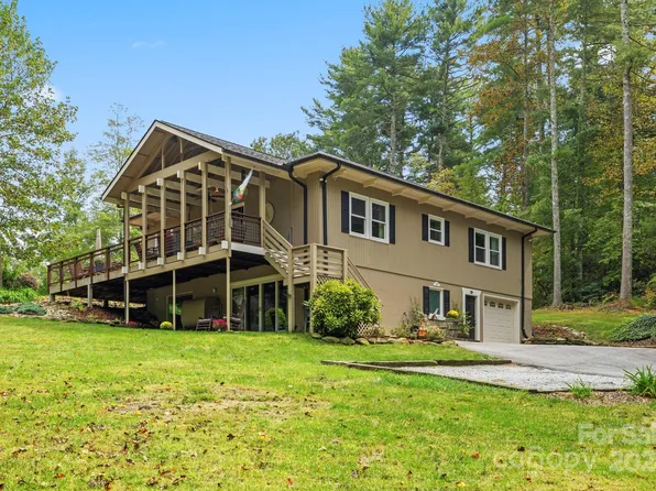 117 Dorne Dr, Hendersonville, NC 28739