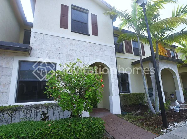 10489 W 33rd Way, Hialeah, FL 33018