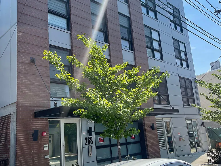 268 New York Ave #1D — Photo 2