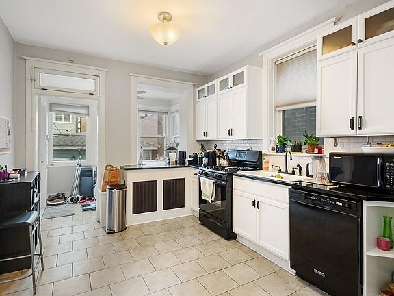 5th image of 3721 N Ashland Ave #2