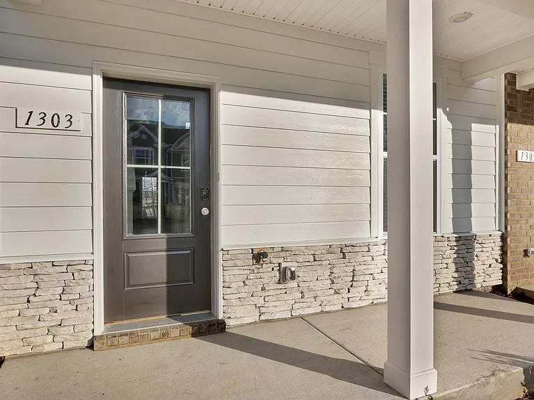 1303 Walker Way — Photo 2