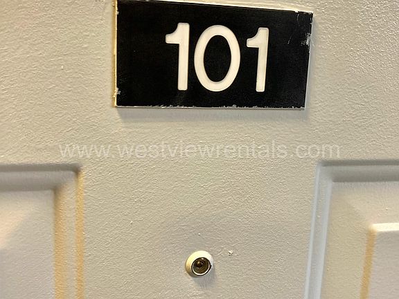 3rd image of 524 32nd St #10466966