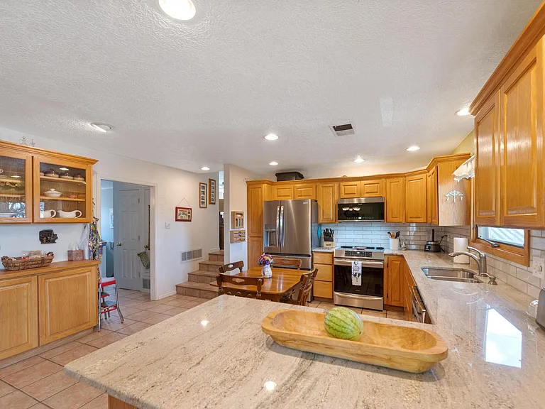 3615 Horacio Ct NE — Photo 11