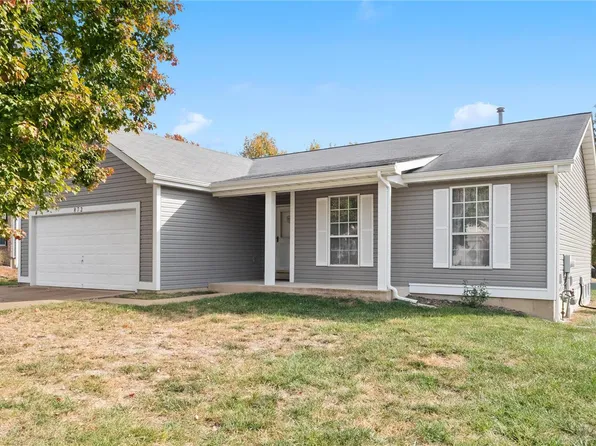 872 Fall Crown Ln, Fenton, MO 63026
