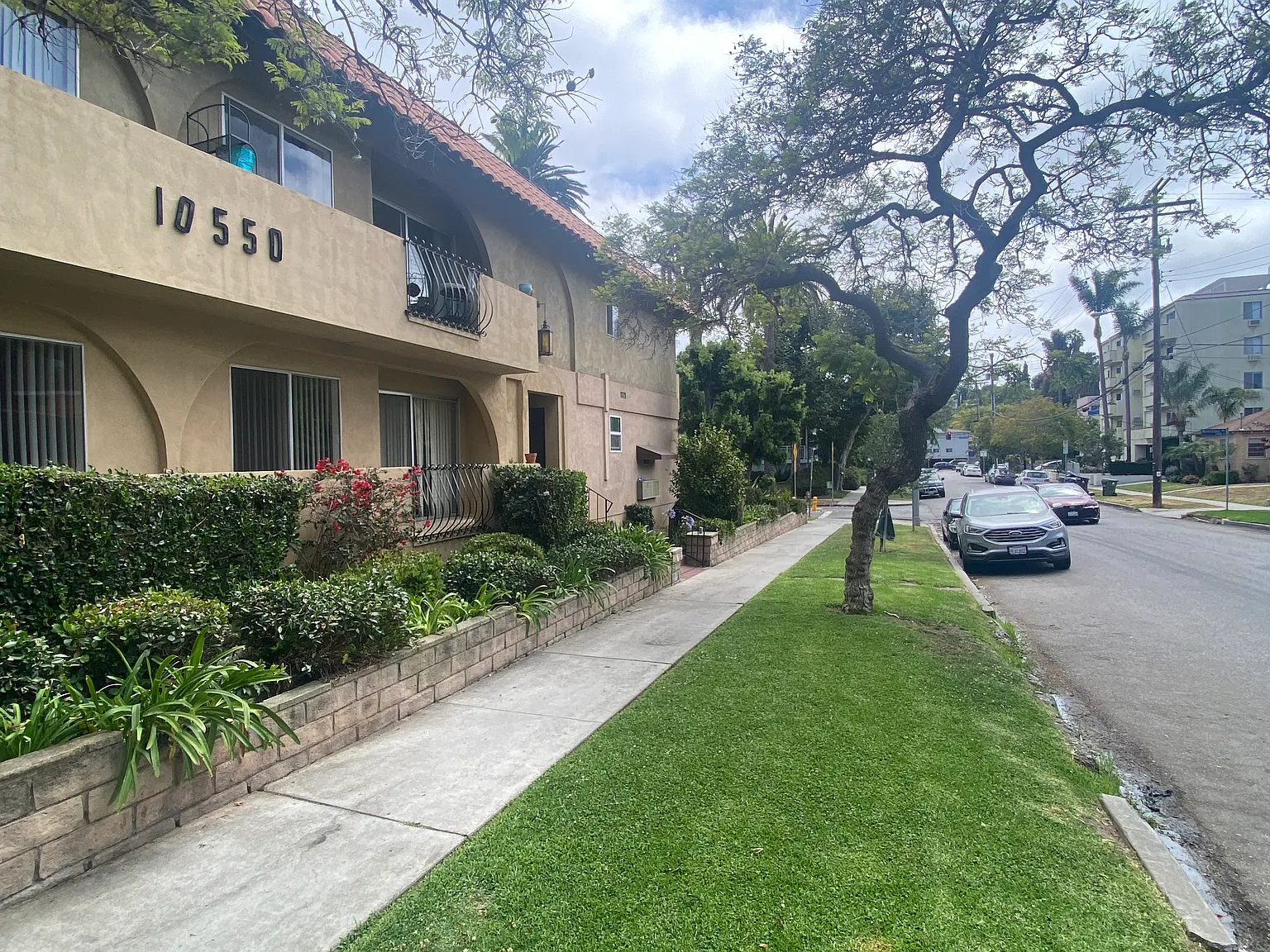 1 bed, 750 sqft, $2,100 — Photo 1