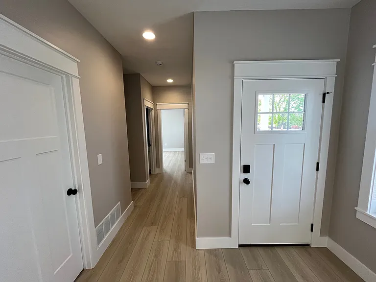 1213 N Madison St — Photo 16