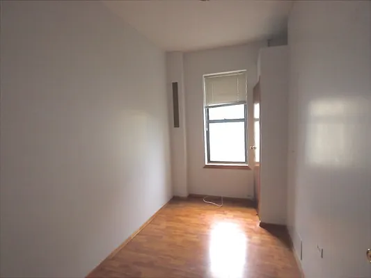 Rented by New York Residence | media 39